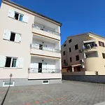 Apartments Elida